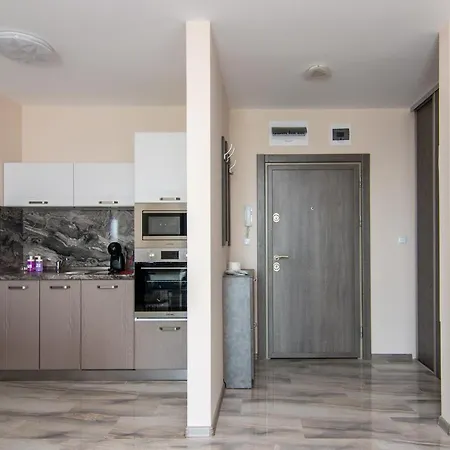 Апартамент Saint Constantine And Helena Holiday Apartments