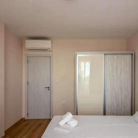 Saint Constantine And Helena Holiday Apartments Варна